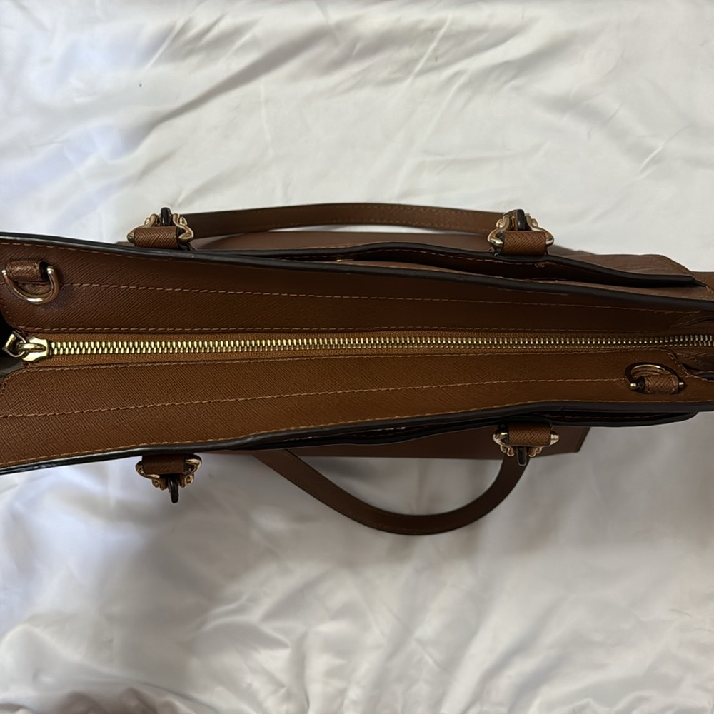 Michael Kora large tote with removable crossbody - Picture 4 of 9